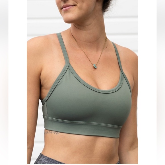 VIICAYA Vii Sports Bra Sage Green Size Small $48 Retail NWT - Picture 2 of 10